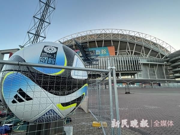 于一伟惊讶的问道：你见过我父亲？是。